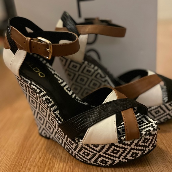 Aldo Elilavia tribal wedge - Picture 3 of 3